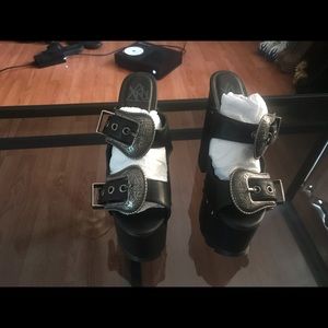 YRU- DREAMR-BRAND NEW- DOLLS KILL